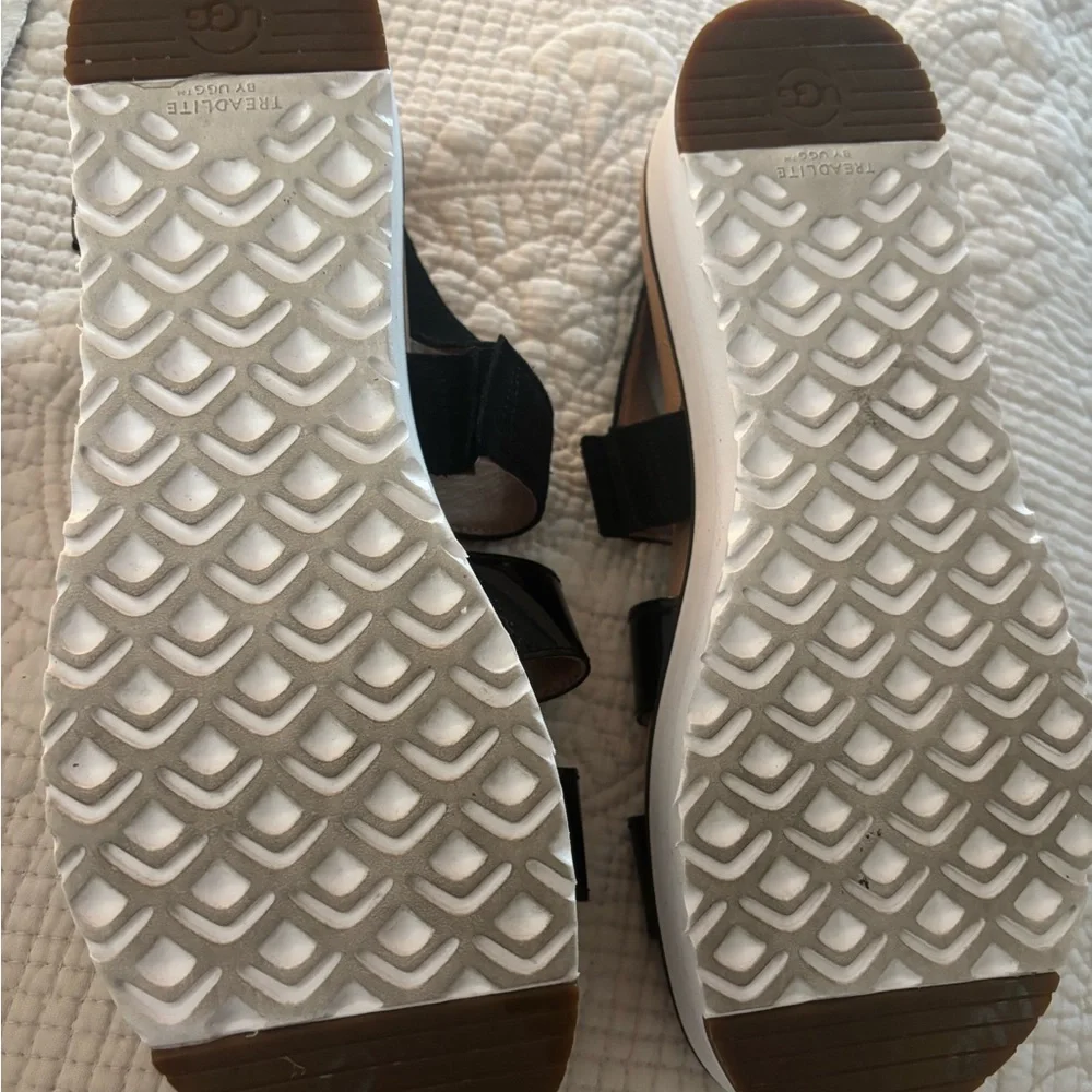 UGG Black Braelynn Women's Sandals - Picture 2 of 8